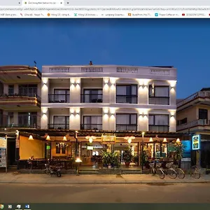 Backhome & Bar Hostel